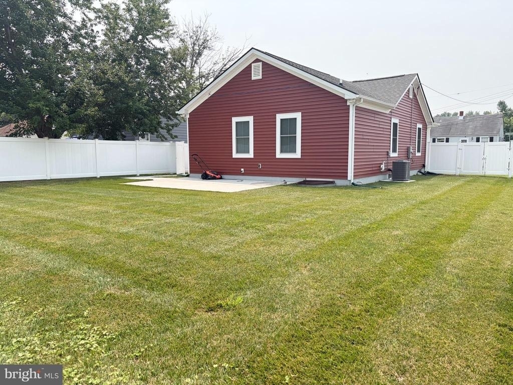 143 Bannister Avenue - Photo 3