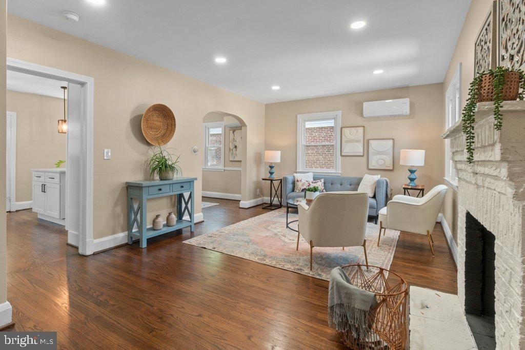 3027 Lavender Avenue - Photo 2