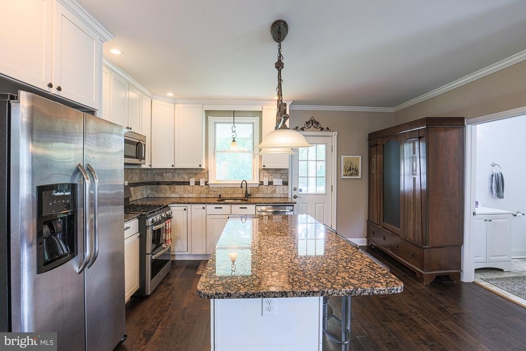 215 Clarendon Avenue - Photo 23