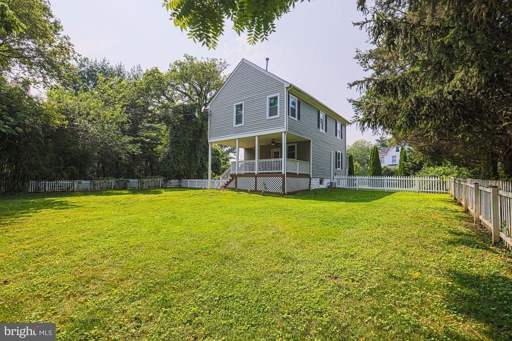 215 Clarendon Avenue - Photo 9