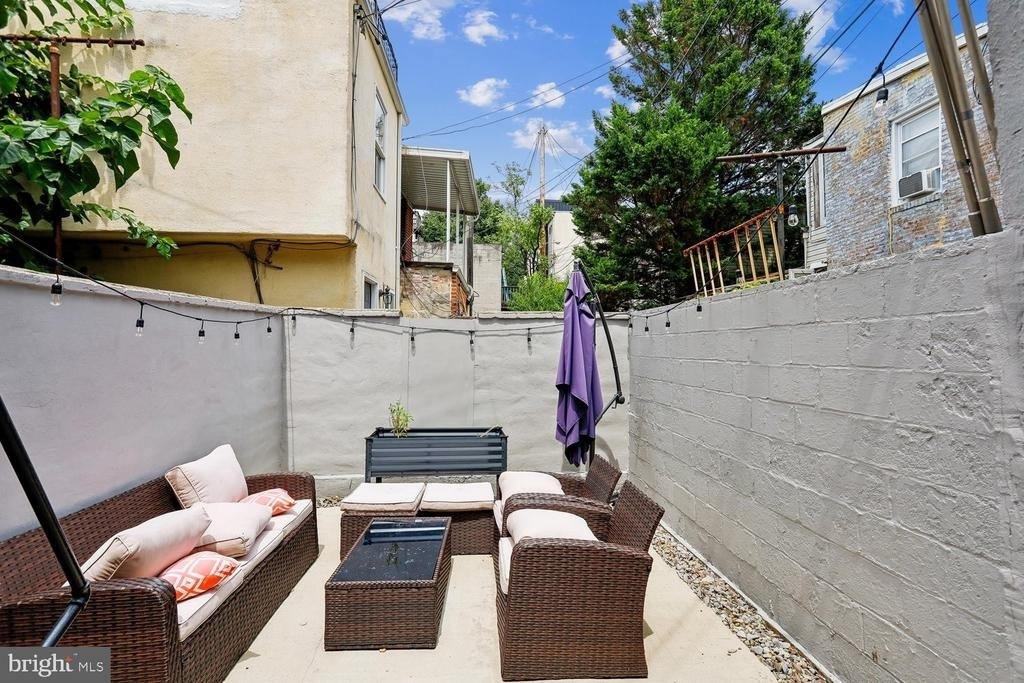 2106 Fleet Street - Photo 17