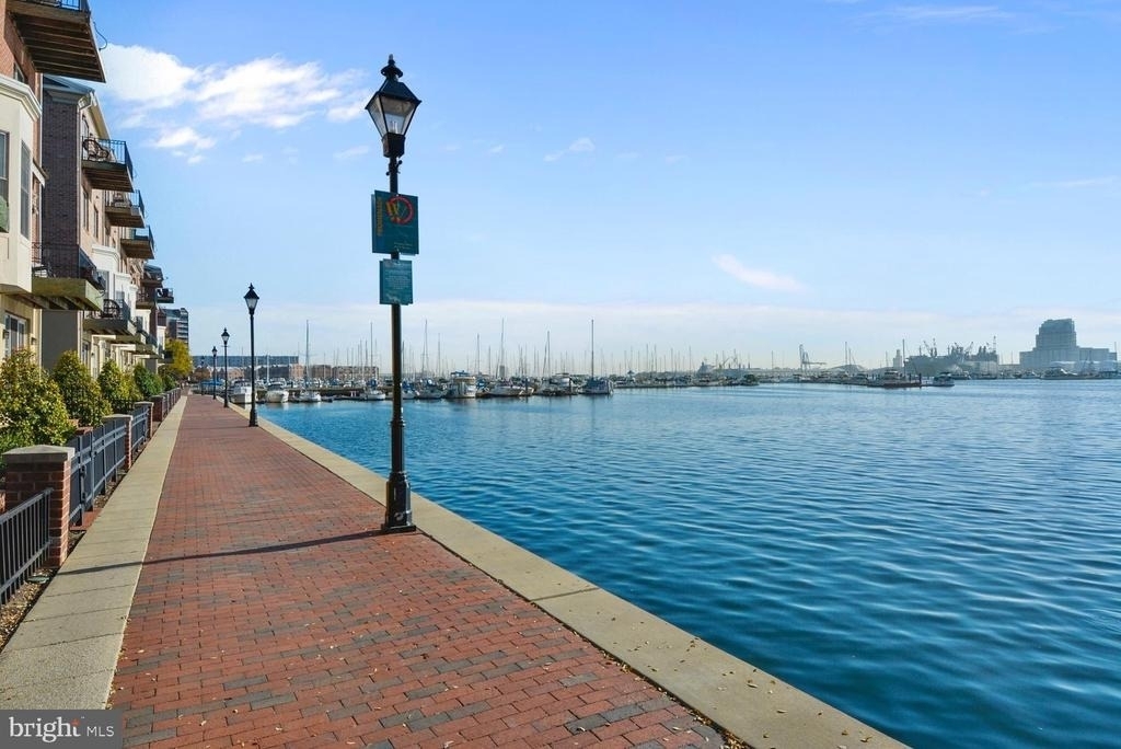 2106 Fleet Street - Photo 46