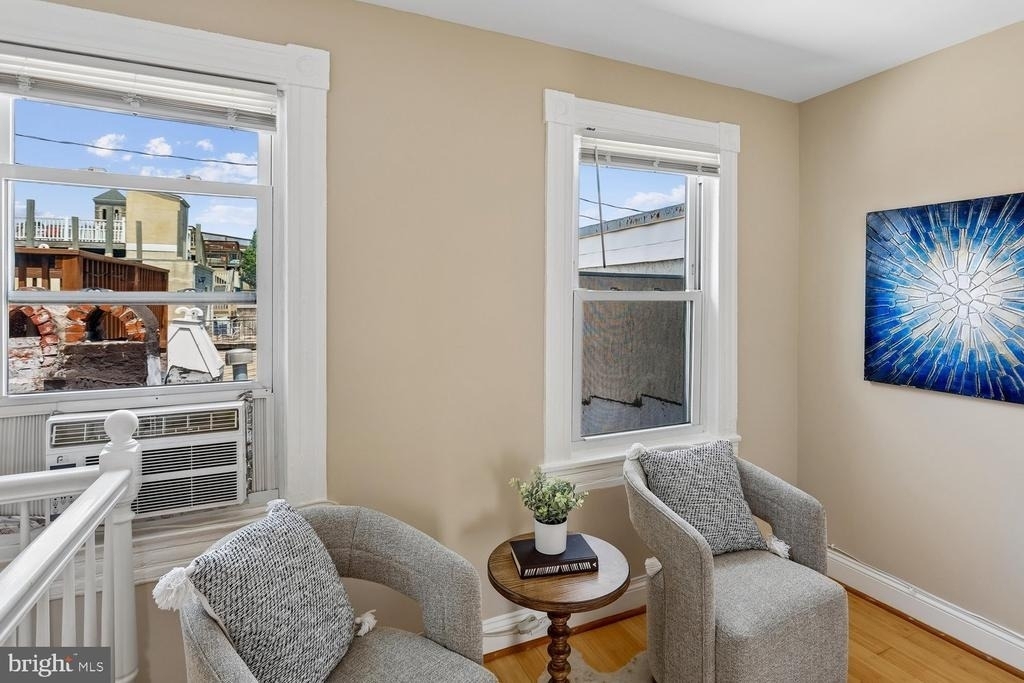 2106 Fleet Street - Photo 38