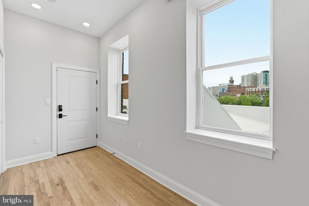 337 S Fremont Avenue - Photo 6
