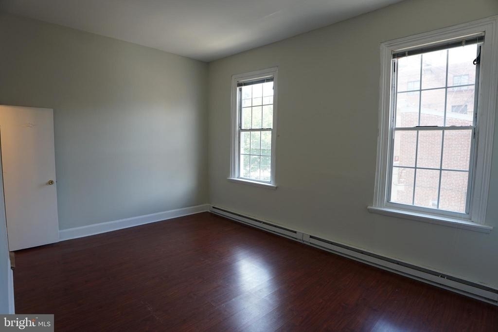 804 Cathedral St - Photo 4