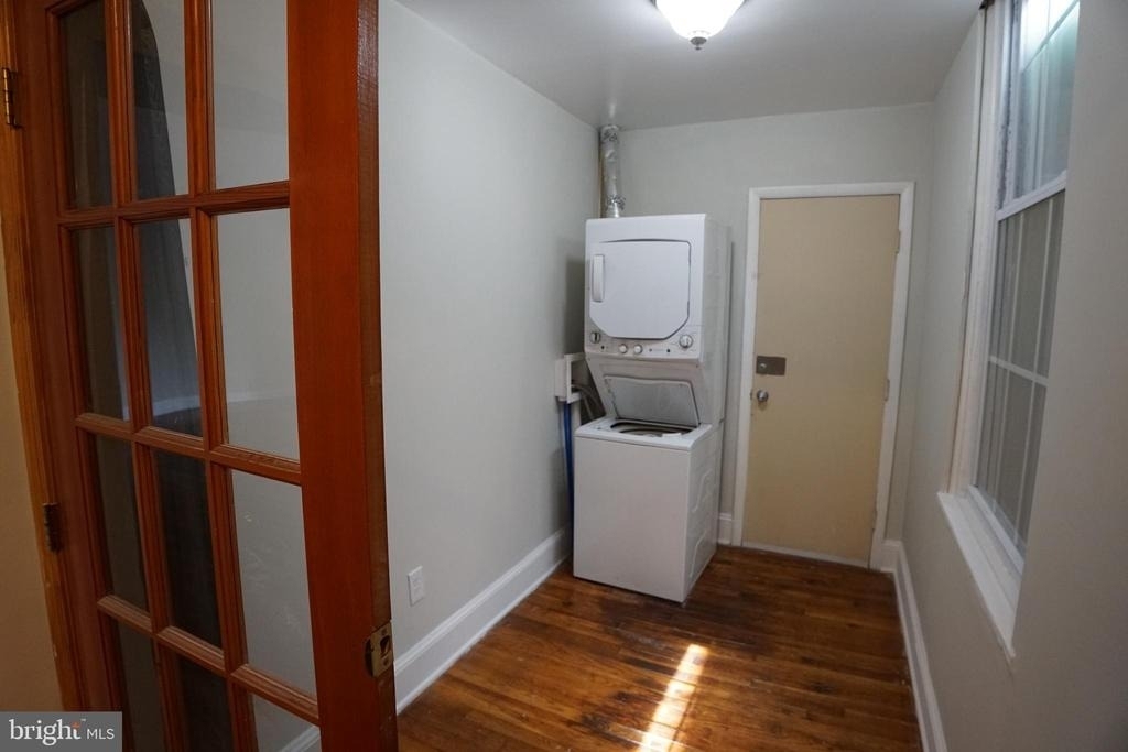 804 Cathedral St - Photo 2