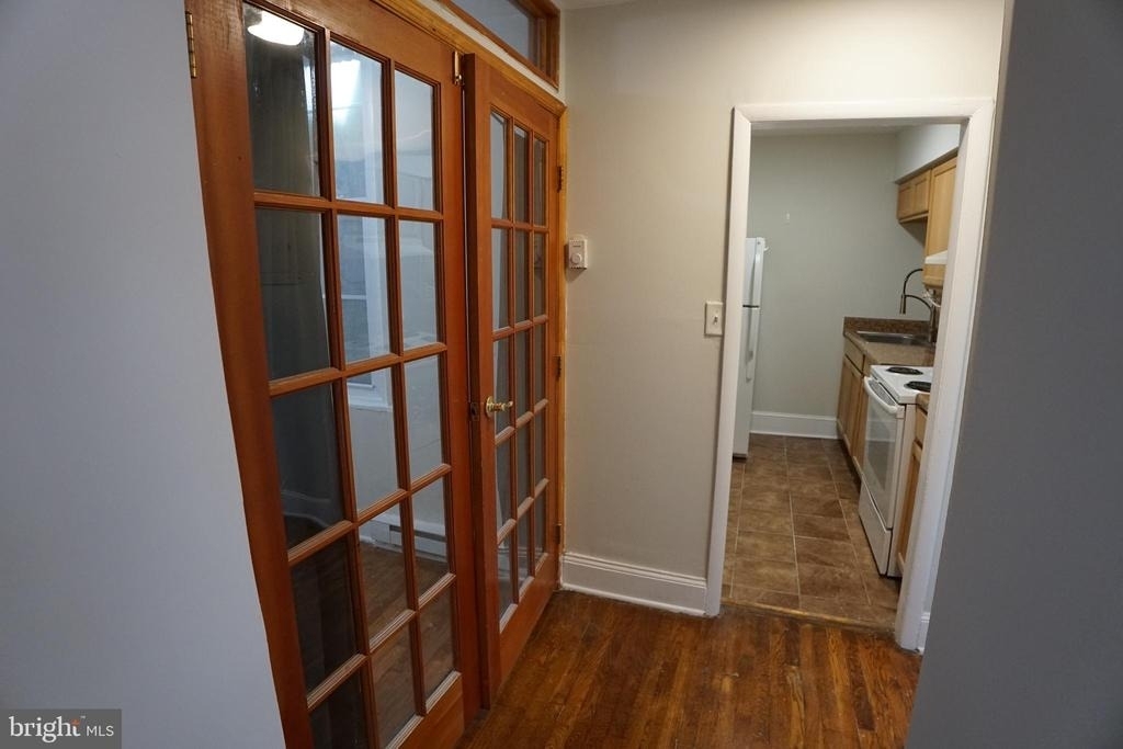 804 Cathedral St - Photo 1