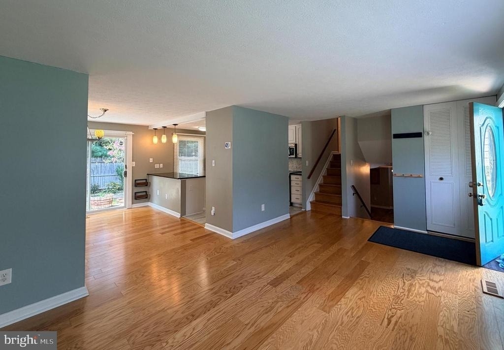 1458 Ashwood Court - Photo 2