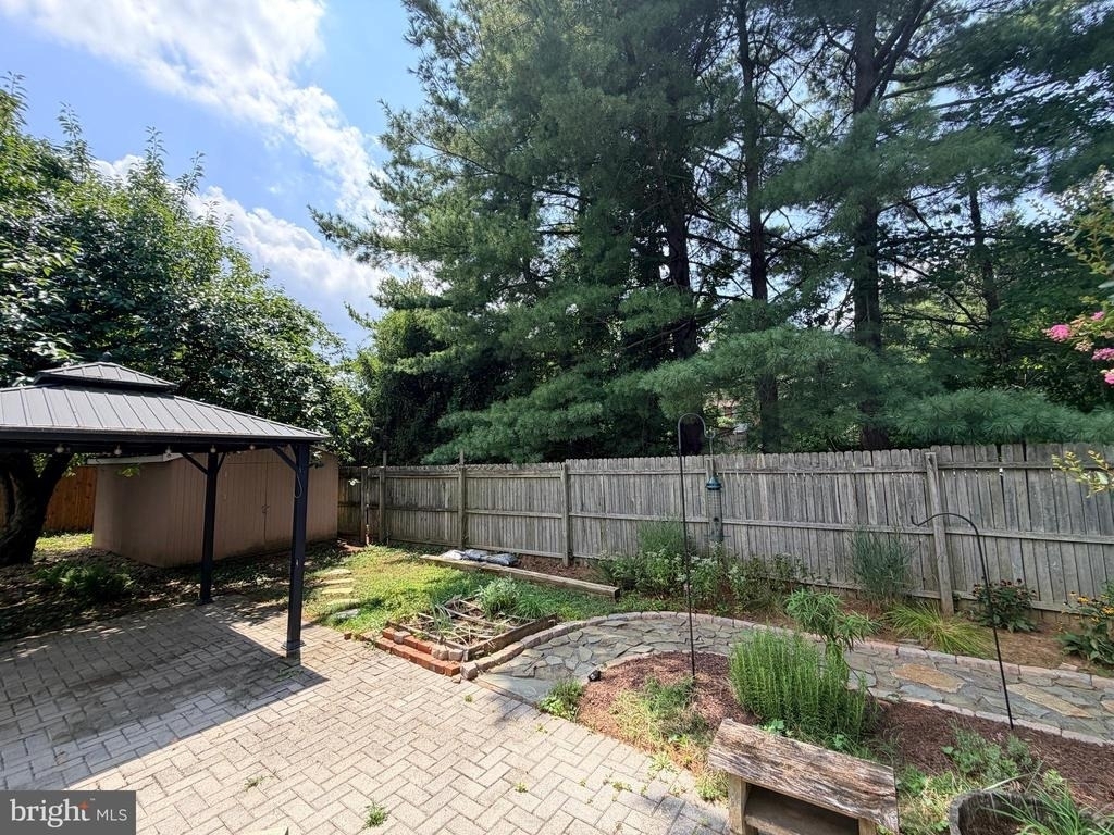 1458 Ashwood Court - Photo 17