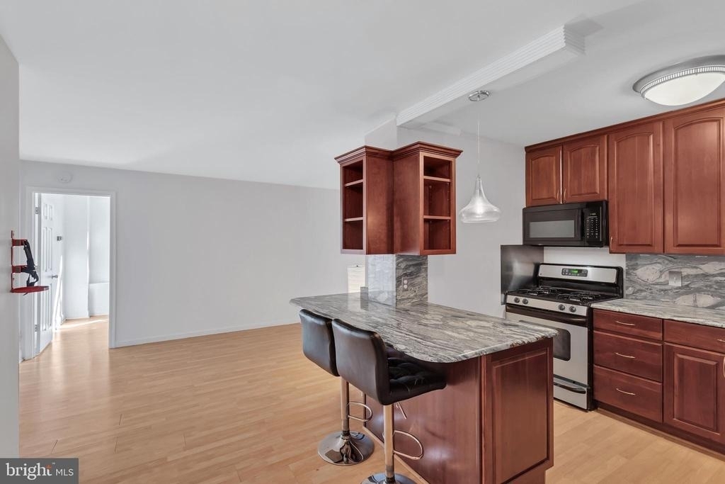 2401 H Street Nw - Photo 1