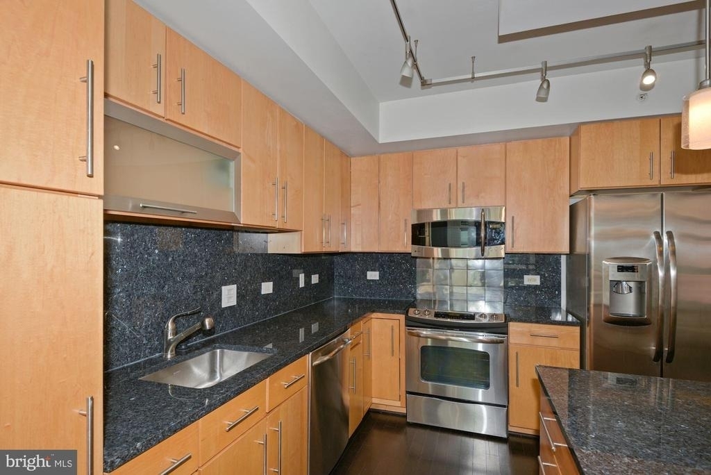 1025 1st Street Se - Photo 3