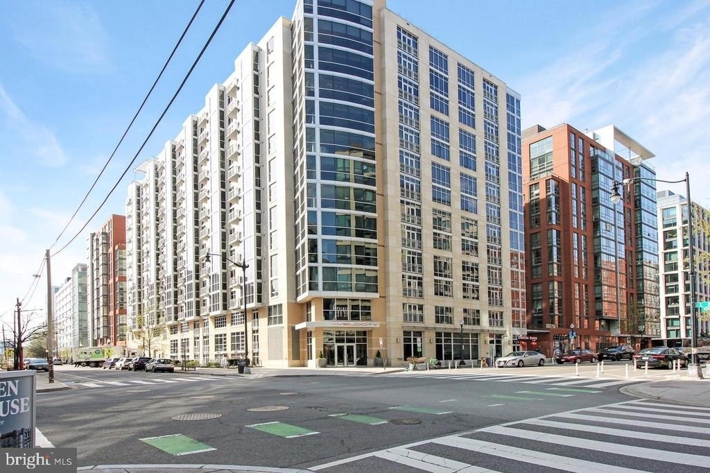 1025 1st Street Se - Photo 0