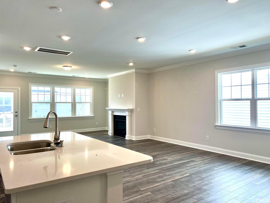 2009 Mavin Place - Photo 4