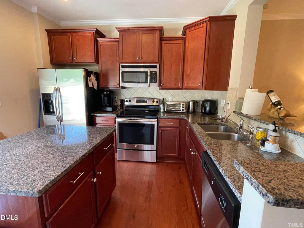 1002 Summerhouse Road - Photo 4