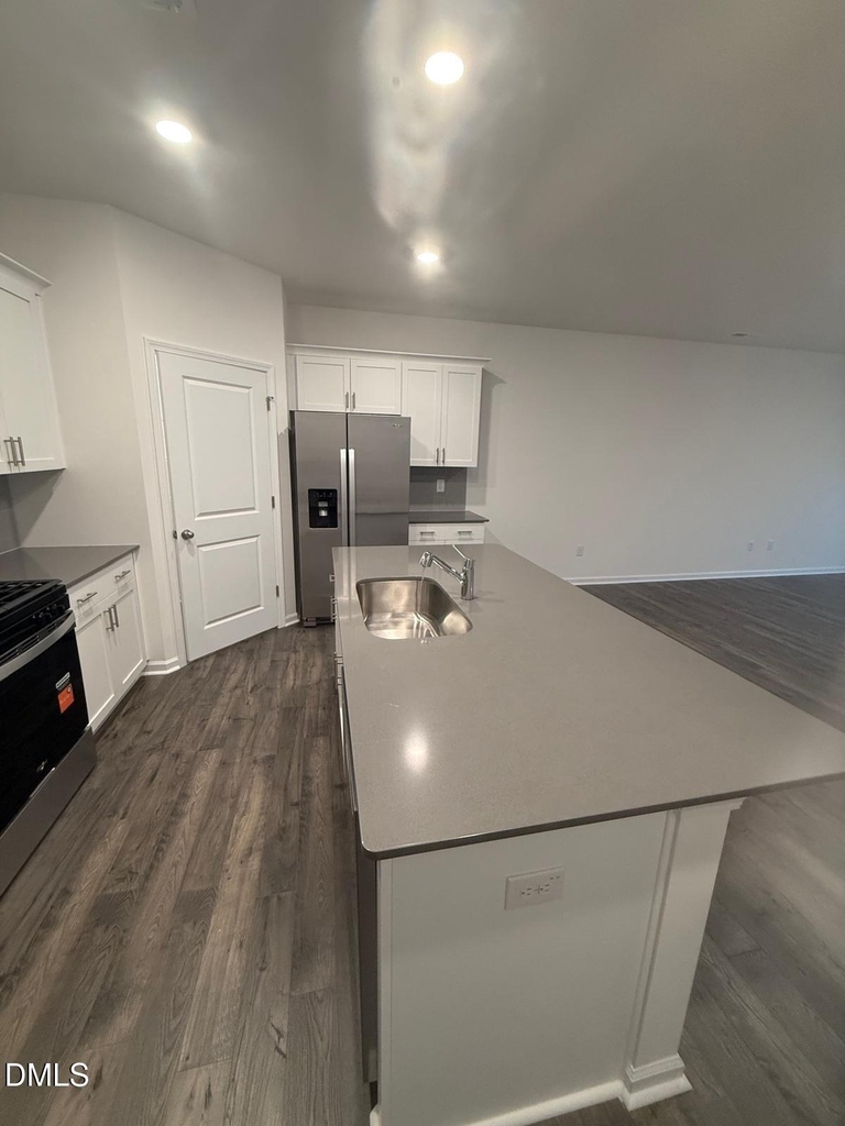 929 Sculptor Street - Photo 3