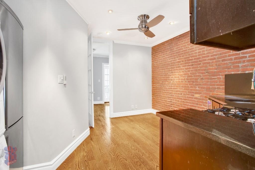 219 East 23rd Street - Photo 5