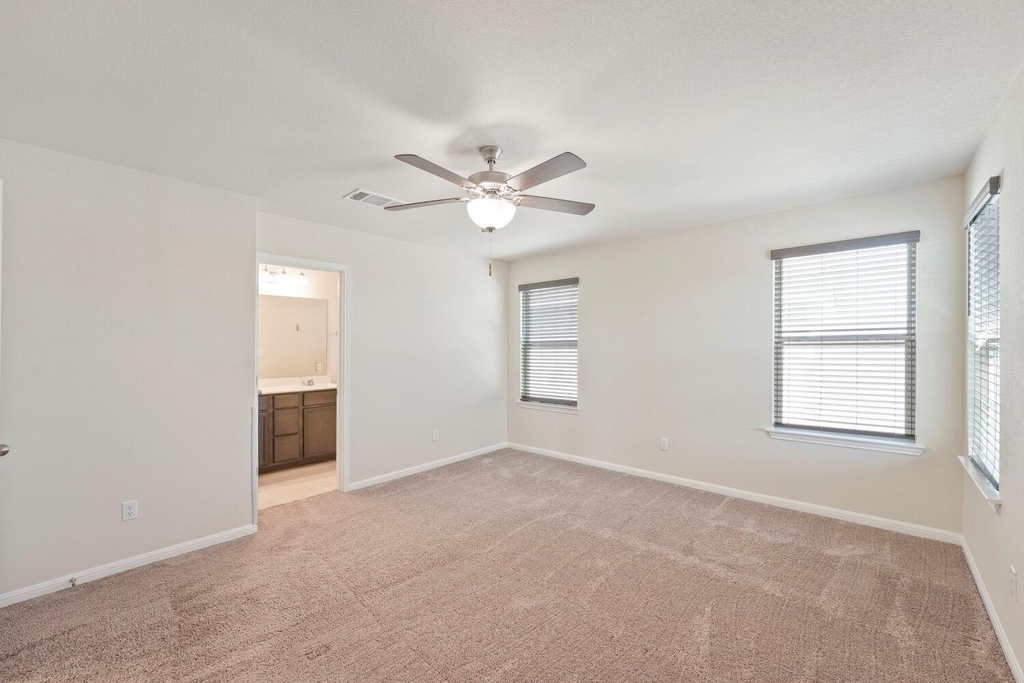 202 Driftwood Ln - Photo 16