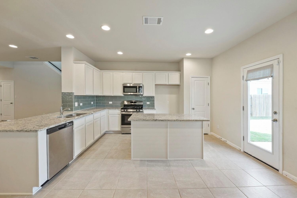 202 Driftwood Ln - Photo 9