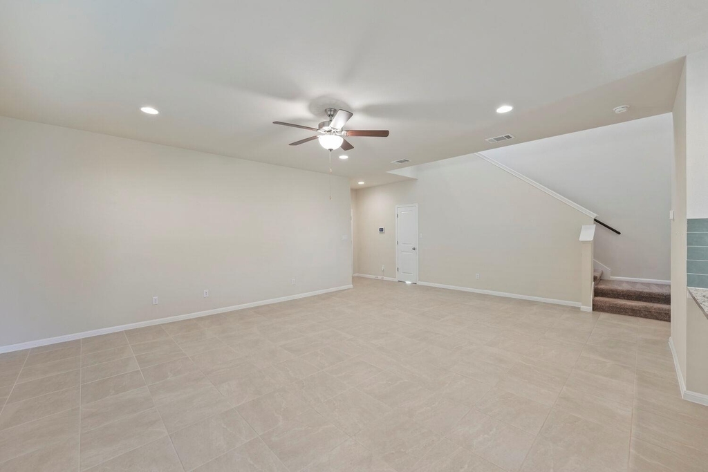 202 Driftwood Ln - Photo 3