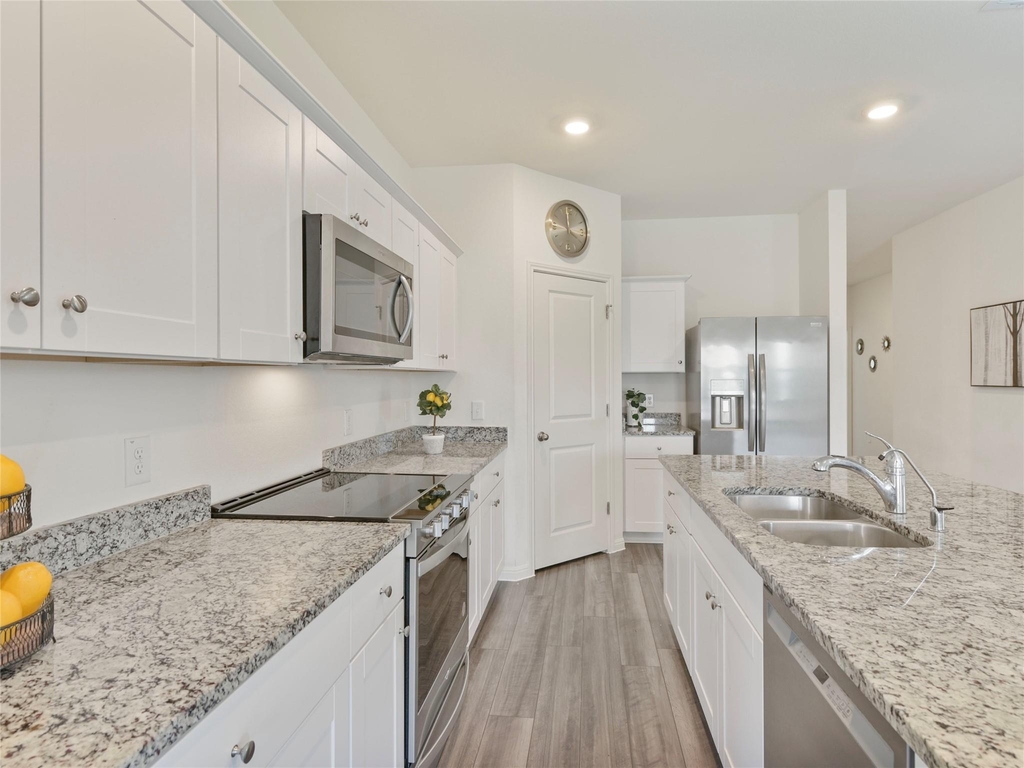 19517 Caymus Dr - Photo 8