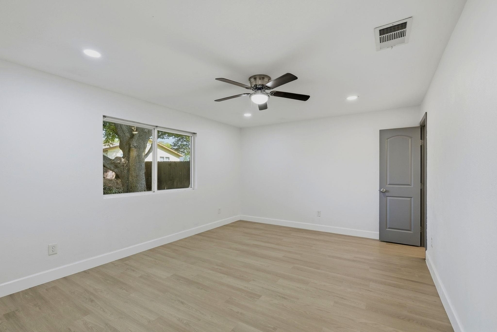 11104 Ptarmigan Dr - Photo 8