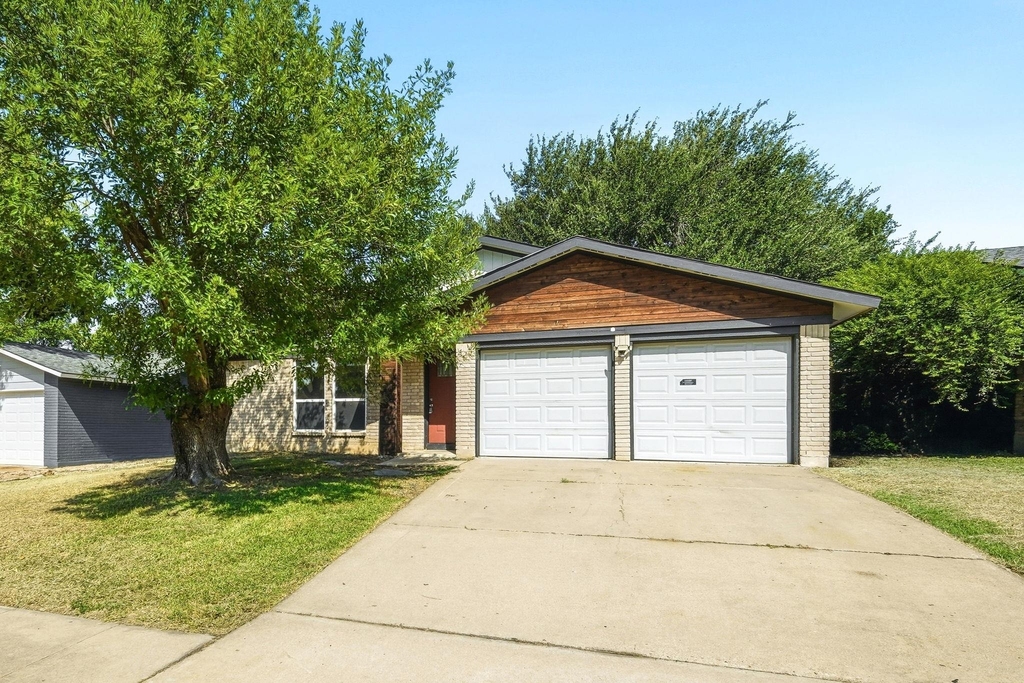 11104 Ptarmigan Dr - Photo 0