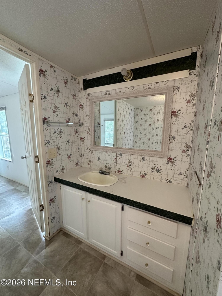 6343 Beloit Avenue - Photo 10