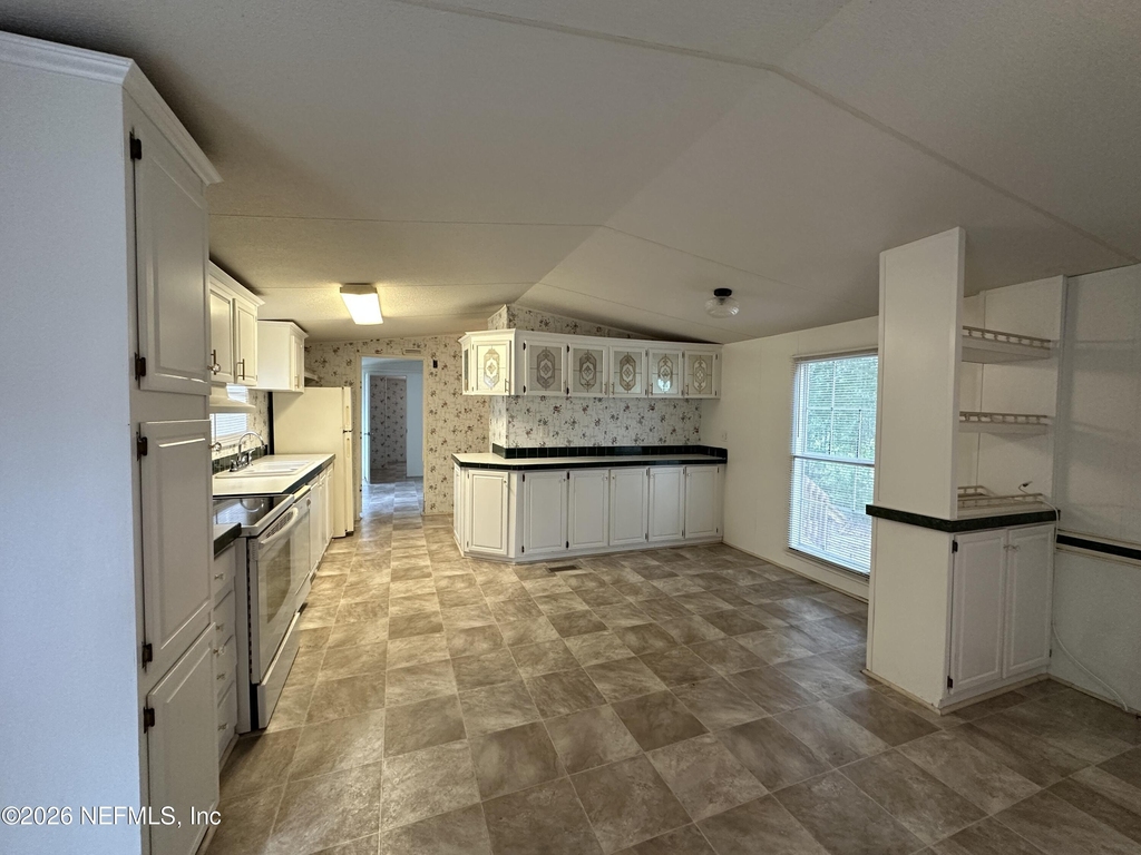 6343 Beloit Avenue - Photo 3