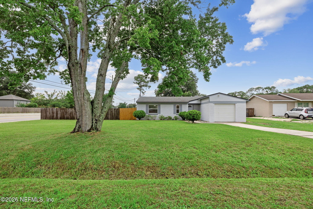 7600 Pheasant Run Drive - Photo 2