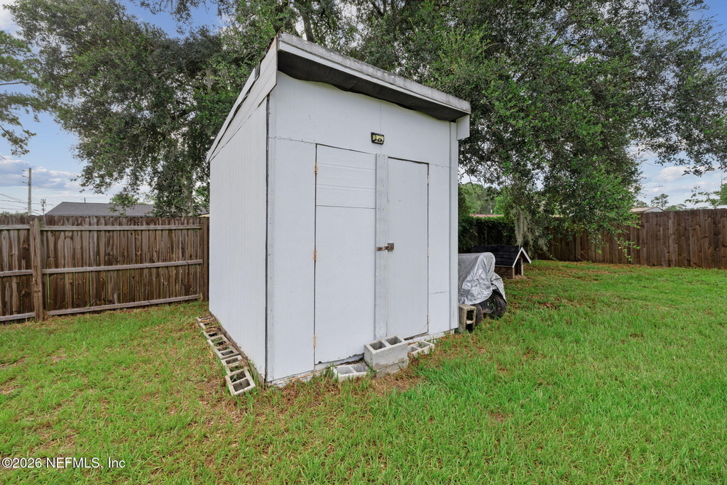 7600 Pheasant Run Drive - Photo 40