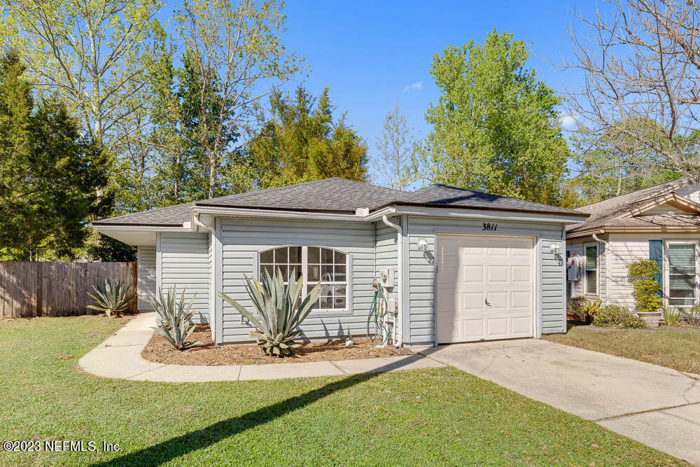 3811 Autumn Leaf Court - Photo 0