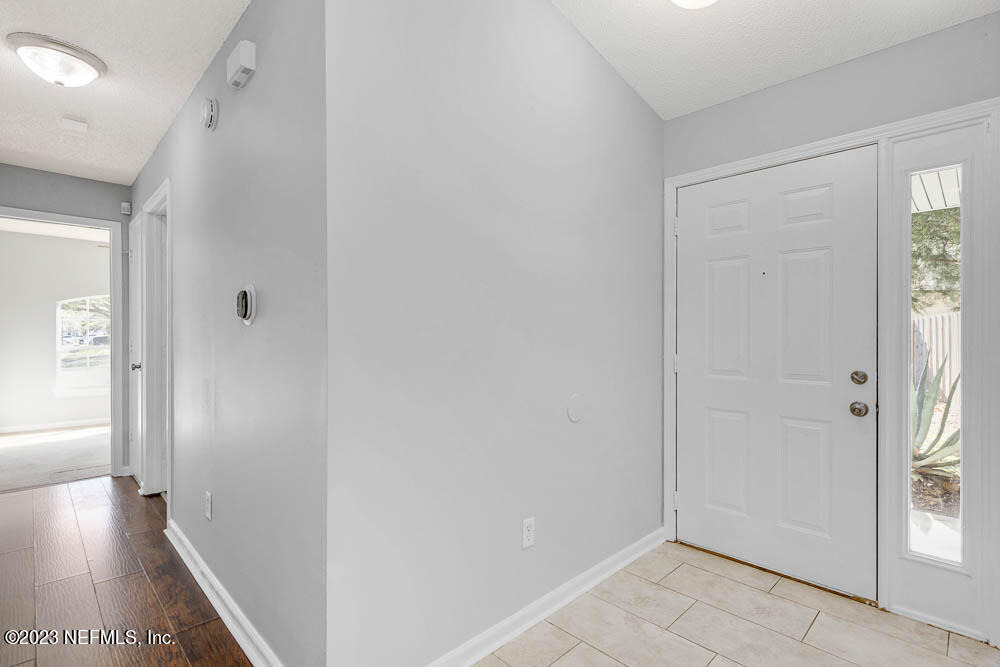 3811 Autumn Leaf Court - Photo 3