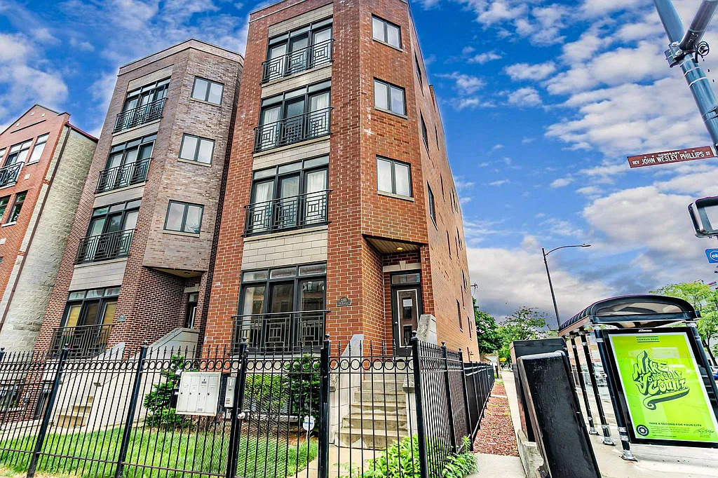 2355 W Harrison Street - Photo 1