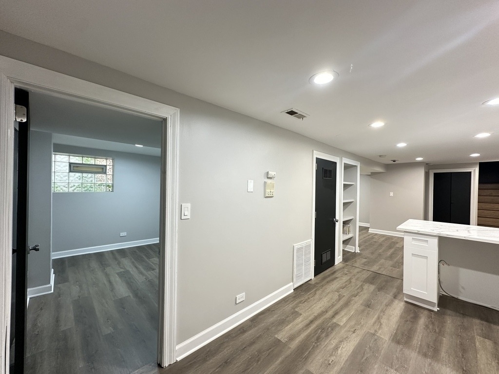 2617 W Rascher Avenue - Photo 5