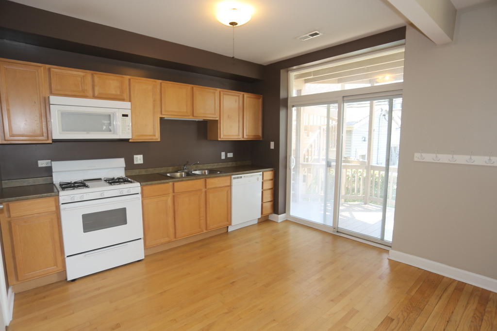 5208 N Sawyer Avenue - Photo 3