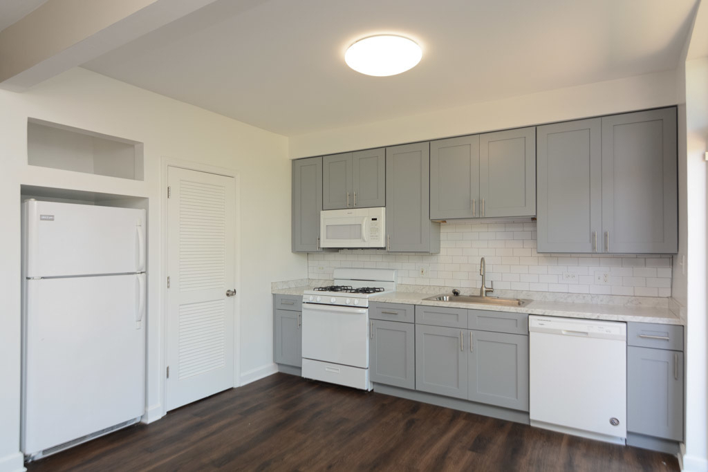 5208 N Sawyer Avenue - Photo 2