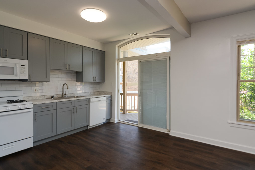 5208 N Sawyer Avenue - Photo 3