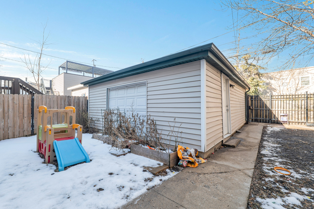 3208 W Wabansia Avenue - Photo 11