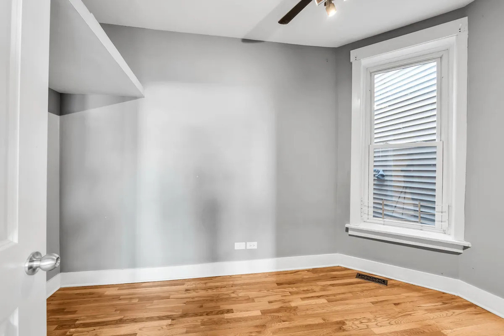3208 W Wabansia Avenue - Photo 7