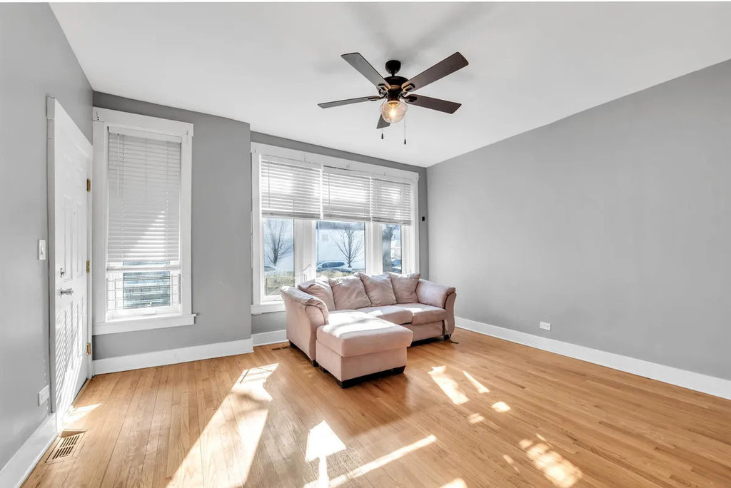 3208 W Wabansia Avenue - Photo 2