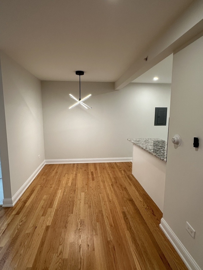 1 N Chestnut Avenue - Photo 8