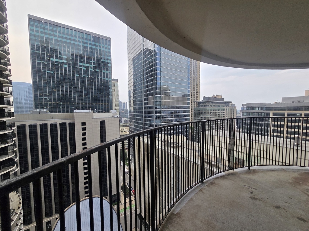 300 N State Street - Photo 9