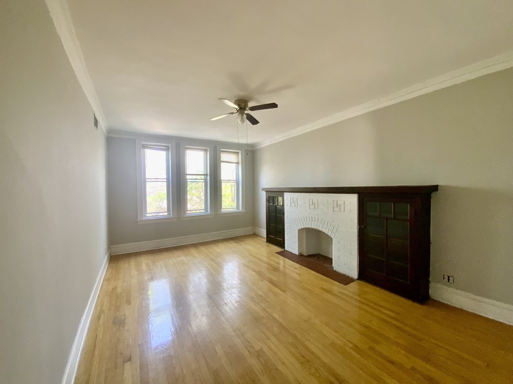 5511 W Diversey Avenue - Photo 3