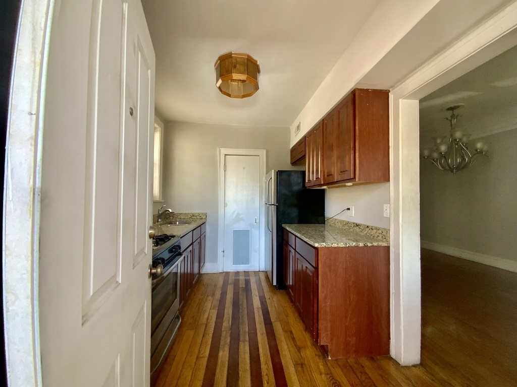 5511 W Diversey Avenue - Photo 10