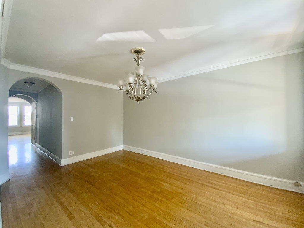 5511 W Diversey Avenue - Photo 6