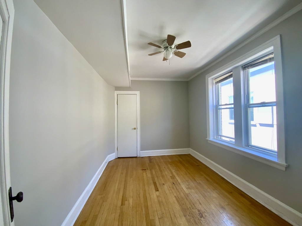 5511 W Diversey Avenue - Photo 13