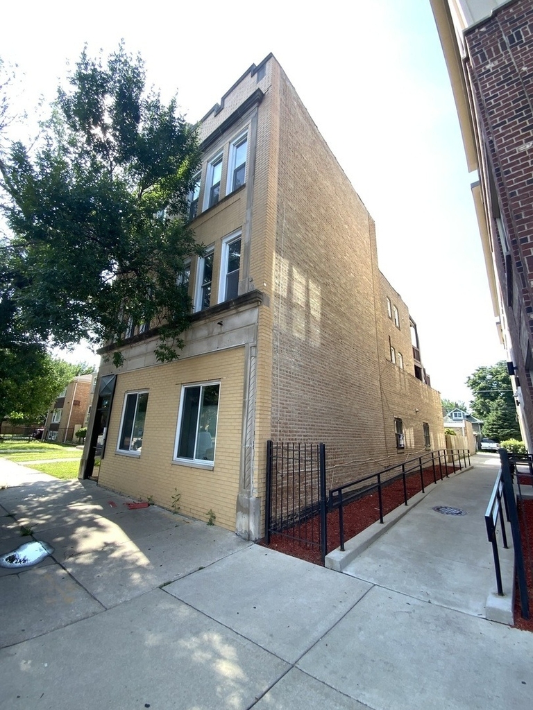 5511 W Diversey Avenue - Photo 1