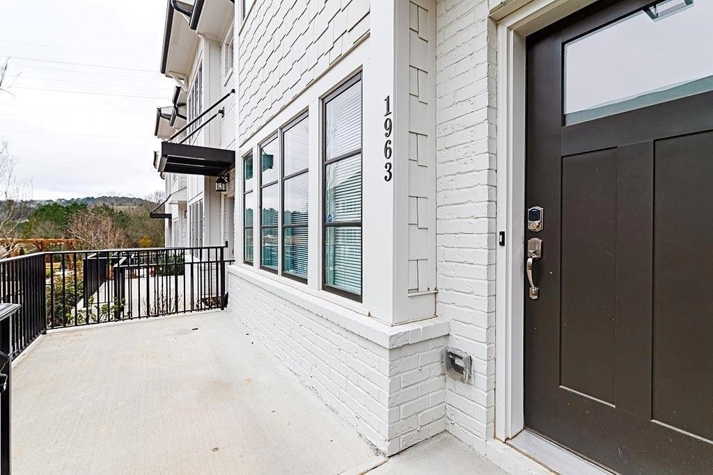 1963 Summit Trace Nw - Photo 1