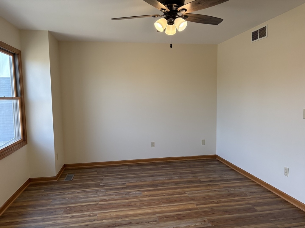 655 Hill Street - Photo 9