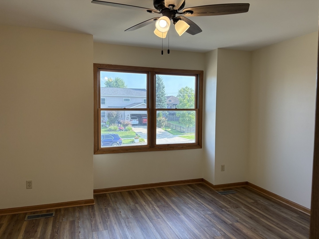 655 Hill Street - Photo 10